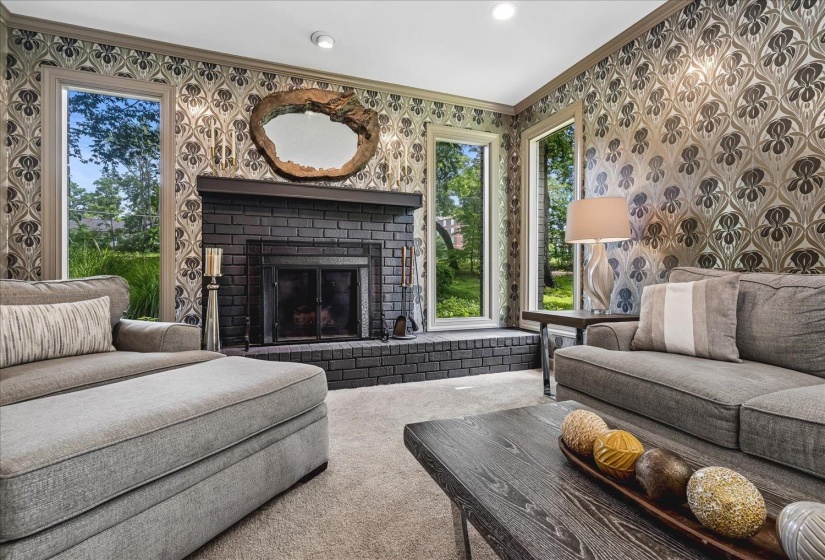 6767 POPLAR PIKE, Memphis, Tennessee 38119, 5 Bedroom Bedrooms, 13 Room Rooms,3.1 BathroomBathrooms,Residential,For Sale,POPLAR,0,10228962