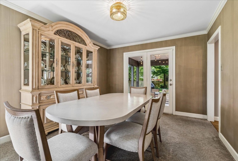 6767 POPLAR PIKE, Memphis, Tennessee 38119, 5 Bedroom Bedrooms, 13 Room Rooms,3.1 BathroomBathrooms,Residential,For Sale,POPLAR,0,10228962