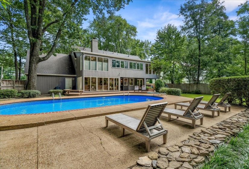 6767 POPLAR PIKE, Memphis, Tennessee 38119, 5 Bedroom Bedrooms, 13 Room Rooms,3.1 BathroomBathrooms,Residential,For Sale,POPLAR,0,10228962