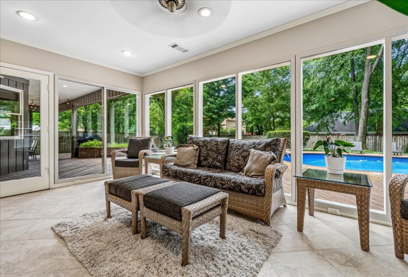 6767 POPLAR PIKE, Memphis, Tennessee 38119, 5 Bedroom Bedrooms, 13 Room Rooms,3.1 BathroomBathrooms,Residential,For Sale,POPLAR,0,10228962