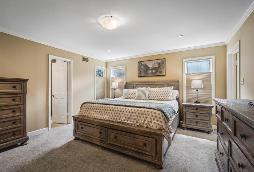 6767 POPLAR PIKE, Memphis, Tennessee 38119, 5 Bedroom Bedrooms, 13 Room Rooms,3.1 BathroomBathrooms,Residential,For Sale,POPLAR,0,10228962