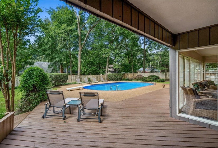 6767 POPLAR PIKE, Memphis, Tennessee 38119, 5 Bedroom Bedrooms, 13 Room Rooms,3.1 BathroomBathrooms,Residential,For Sale,POPLAR,0,10228962