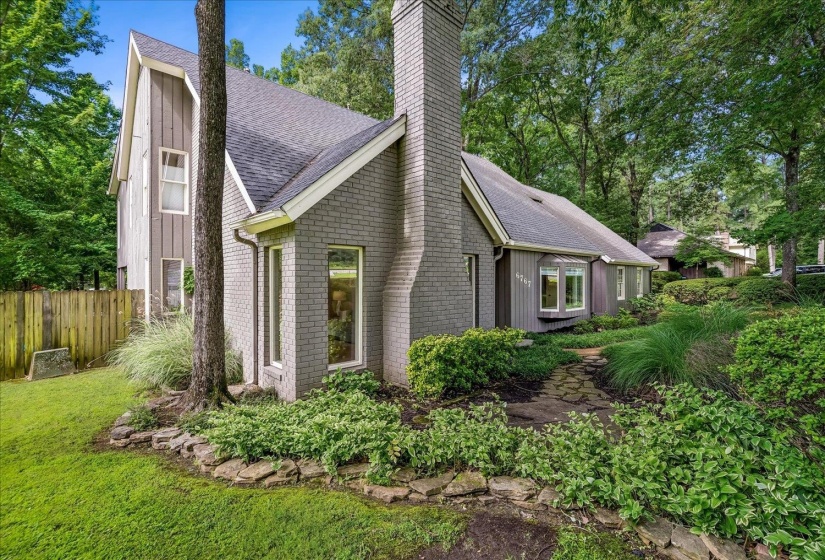 6767 POPLAR PIKE, Memphis, Tennessee 38119, 5 Bedroom Bedrooms, 13 Room Rooms,3.1 BathroomBathrooms,Residential,For Sale,POPLAR,0,10228962
