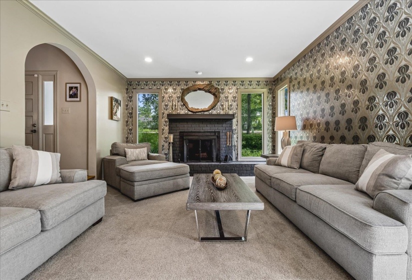 6767 POPLAR PIKE, Memphis, Tennessee 38119, 5 Bedroom Bedrooms, 13 Room Rooms,3.1 BathroomBathrooms,Residential,For Sale,POPLAR,0,10228962