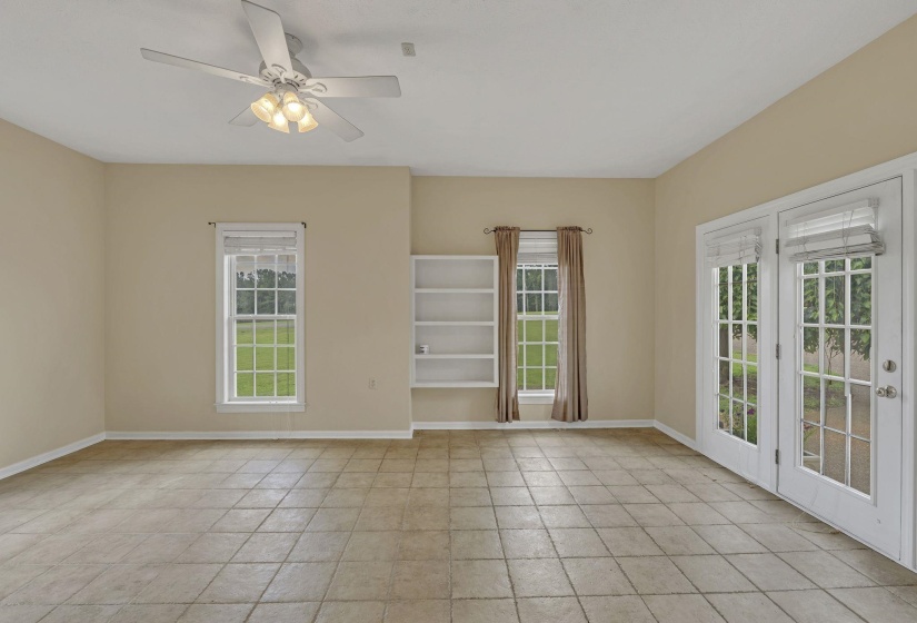 260 KERR FARMS LN, Savannah, Tennessee 38372, 4 Bedroom Bedrooms, 13 Room Rooms,3 BathroomBathrooms,Residential,For Sale,KERR FARMS,0,10228972