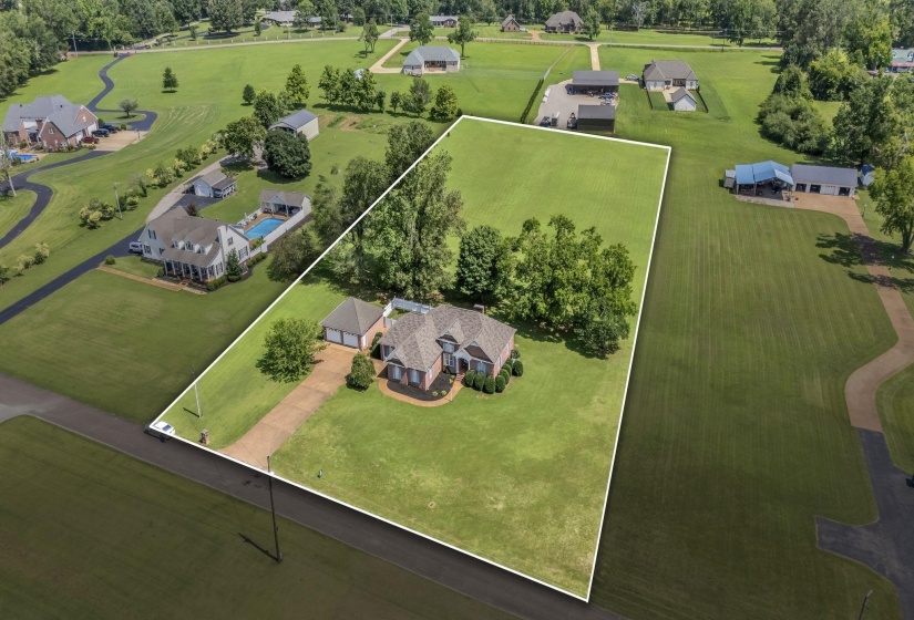 260 KERR FARMS LN, Savannah, Tennessee 38372, 4 Bedroom Bedrooms, 13 Room Rooms,3 BathroomBathrooms,Residential,For Sale,KERR FARMS,0,10228972