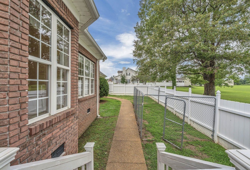 260 KERR FARMS LN, Savannah, Tennessee 38372, 4 Bedroom Bedrooms, 13 Room Rooms,3 BathroomBathrooms,Residential,For Sale,KERR FARMS,0,10228972