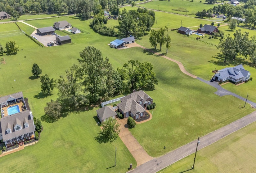 260 KERR FARMS LN, Savannah, Tennessee 38372, 4 Bedroom Bedrooms, 13 Room Rooms,3 BathroomBathrooms,Residential,For Sale,KERR FARMS,0,10228972