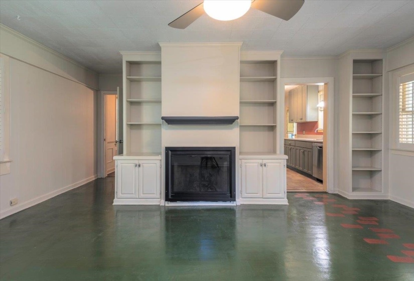 4910 COLE RD, Memphis, Tennessee 38117, 3 Bedroom Bedrooms, 6 Room Rooms,2 BathroomBathrooms,Residential,For Sale,COLE,0,10228976