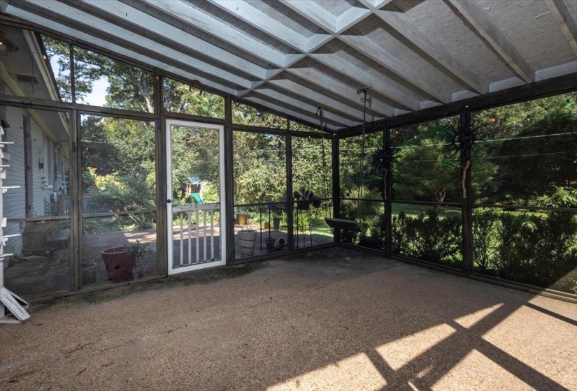 4910 COLE RD, Memphis, Tennessee 38117, 3 Bedroom Bedrooms, 6 Room Rooms,2 BathroomBathrooms,Residential,For Sale,COLE,0,10228976