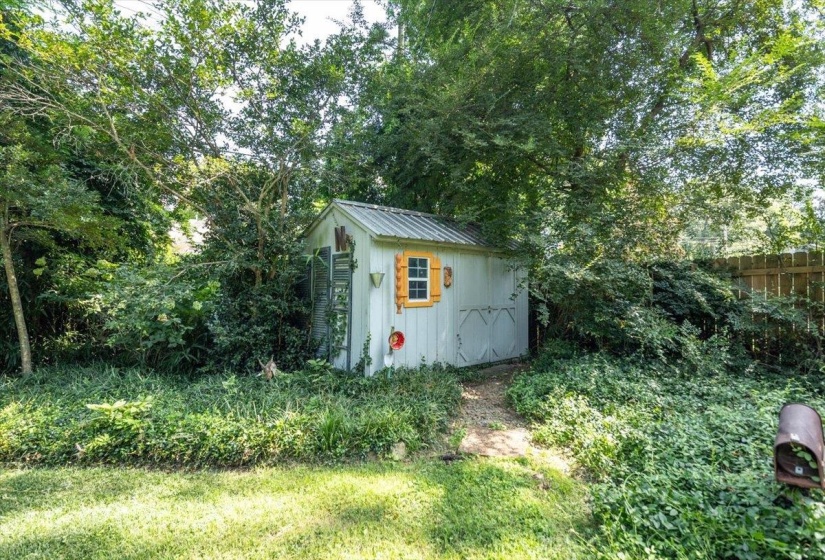 4910 COLE RD, Memphis, Tennessee 38117, 3 Bedroom Bedrooms, 6 Room Rooms,2 BathroomBathrooms,Residential,For Sale,COLE,0,10228976