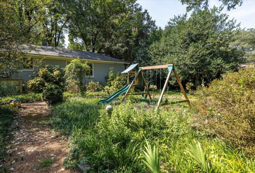 4910 COLE RD, Memphis, Tennessee 38117, 3 Bedroom Bedrooms, 6 Room Rooms,2 BathroomBathrooms,Residential,For Sale,COLE,0,10228976