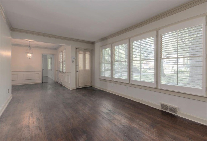 4910 COLE RD, Memphis, Tennessee 38117, 3 Bedroom Bedrooms, 6 Room Rooms,2 BathroomBathrooms,Residential,For Sale,COLE,0,10228976