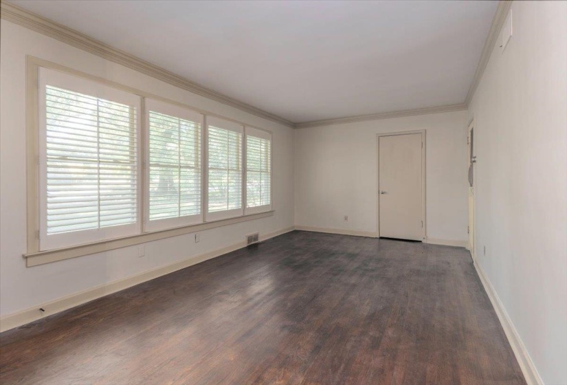 4910 COLE RD, Memphis, Tennessee 38117, 3 Bedroom Bedrooms, 6 Room Rooms,2 BathroomBathrooms,Residential,For Sale,COLE,0,10228976