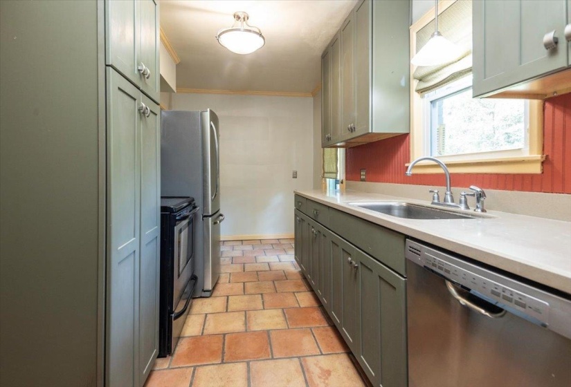 4910 COLE RD, Memphis, Tennessee 38117, 3 Bedroom Bedrooms, 6 Room Rooms,2 BathroomBathrooms,Residential,For Sale,COLE,0,10228976