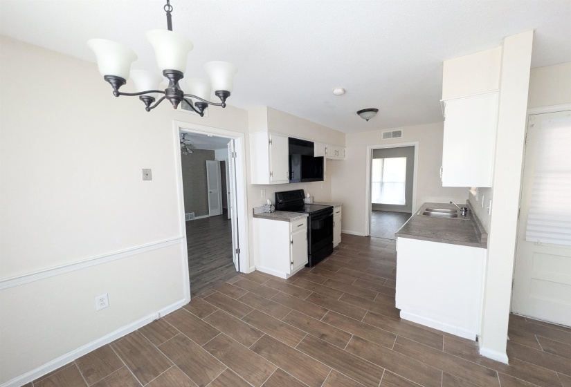 5352 HERITAGE DR, Memphis, Tennessee 38115, 4 Bedroom Bedrooms, 4 Room Rooms,2 BathroomBathrooms,Residential,For Sale,HERITAGE,0,10228985