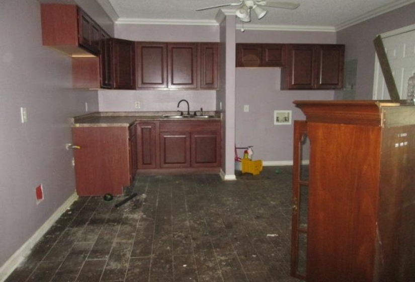 1412 WILLIE MITCHELL BLVD, Memphis, Tennessee 38106, 5 Bedroom Bedrooms, 8 Room Rooms,2 BathroomBathrooms,Residential,For Sale,WILLIE MITCHELL,0,10228989