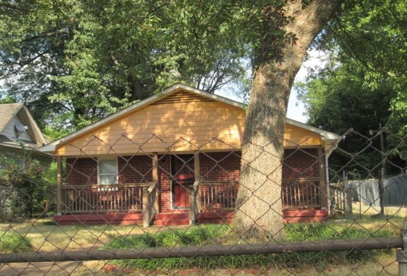 1412 WILLIE MITCHELL BLVD, Memphis, Tennessee 38106, 5 Bedroom Bedrooms, 8 Room Rooms,2 BathroomBathrooms,Residential,For Sale,WILLIE MITCHELL,0,10228989