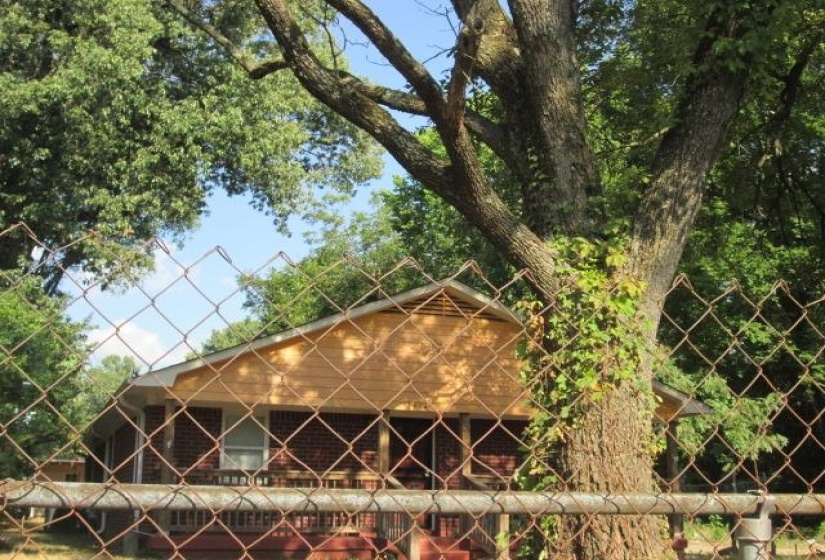 1412 WILLIE MITCHELL BLVD, Memphis, Tennessee 38106, 5 Bedroom Bedrooms, 8 Room Rooms,2 BathroomBathrooms,Residential,For Sale,WILLIE MITCHELL,0,10228989