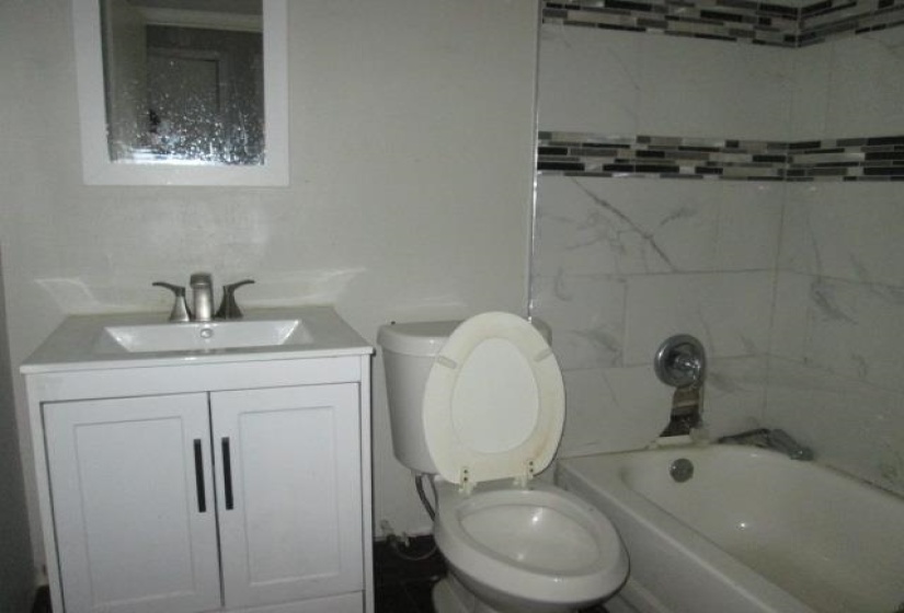 1412 WILLIE MITCHELL BLVD, Memphis, Tennessee 38106, 5 Bedroom Bedrooms, 8 Room Rooms,2 BathroomBathrooms,Residential,For Sale,WILLIE MITCHELL,0,10228989