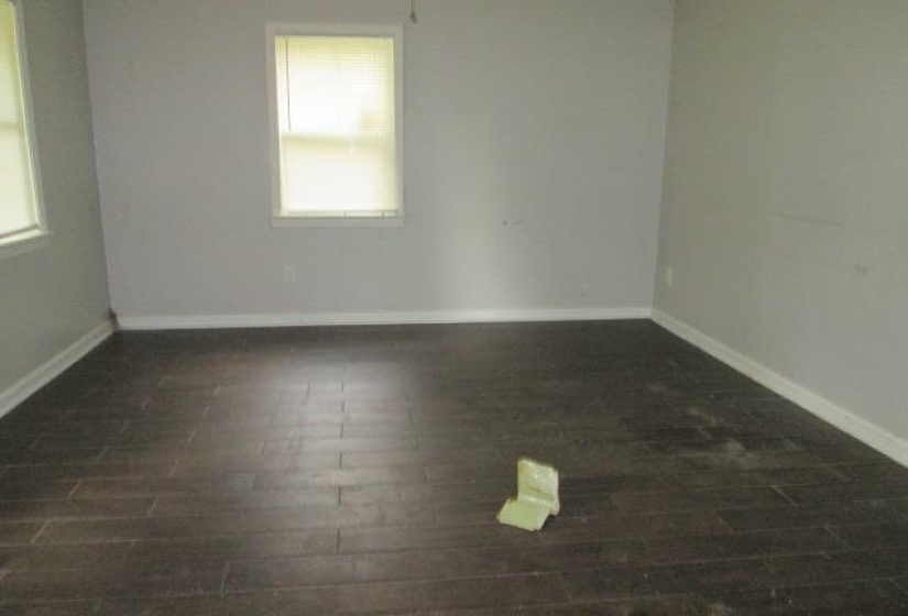 1412 WILLIE MITCHELL BLVD, Memphis, Tennessee 38106, 5 Bedroom Bedrooms, 8 Room Rooms,2 BathroomBathrooms,Residential,For Sale,WILLIE MITCHELL,0,10228989