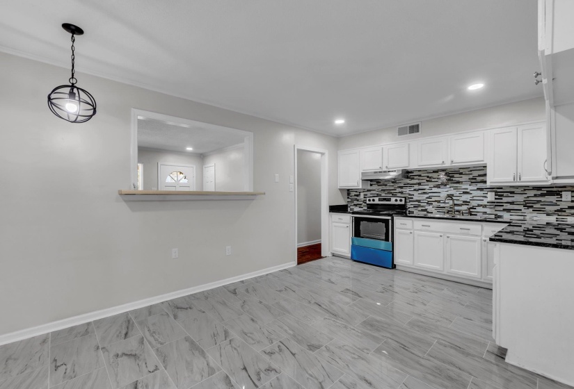 137 CHAMPA AVE, Memphis, Tennessee 38109, 3 Bedroom Bedrooms, 9 Room Rooms,2 BathroomBathrooms,Residential,For Sale,CHAMPA,0,10228990