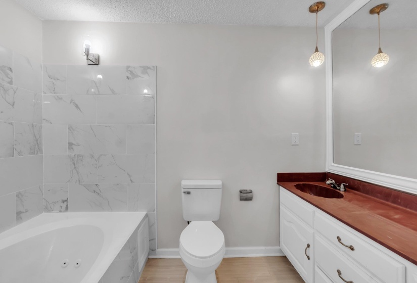137 CHAMPA AVE, Memphis, Tennessee 38109, 3 Bedroom Bedrooms, 9 Room Rooms,2 BathroomBathrooms,Residential,For Sale,CHAMPA,0,10228990