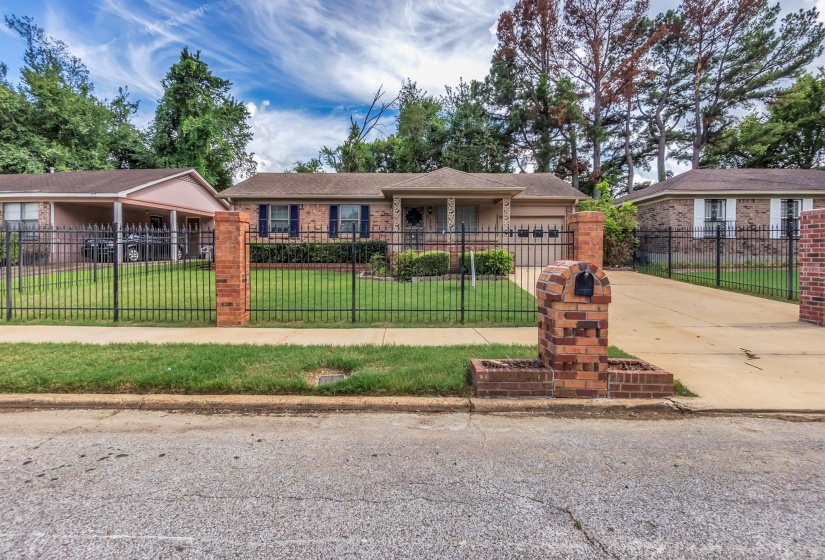 137 CHAMPA AVE, Memphis, Tennessee 38109, 3 Bedroom Bedrooms, 9 Room Rooms,2 BathroomBathrooms,Residential,For Sale,CHAMPA,0,10228990