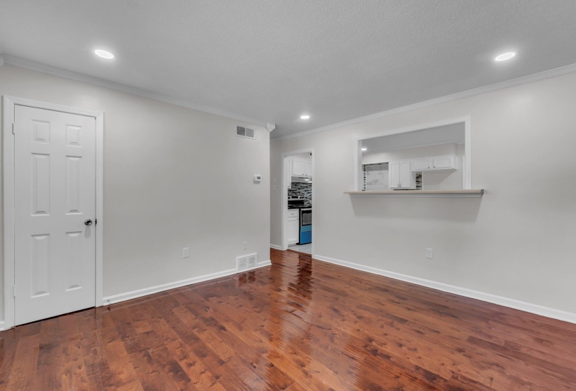 137 CHAMPA AVE, Memphis, Tennessee 38109, 3 Bedroom Bedrooms, 9 Room Rooms,2 BathroomBathrooms,Residential,For Sale,CHAMPA,0,10228990