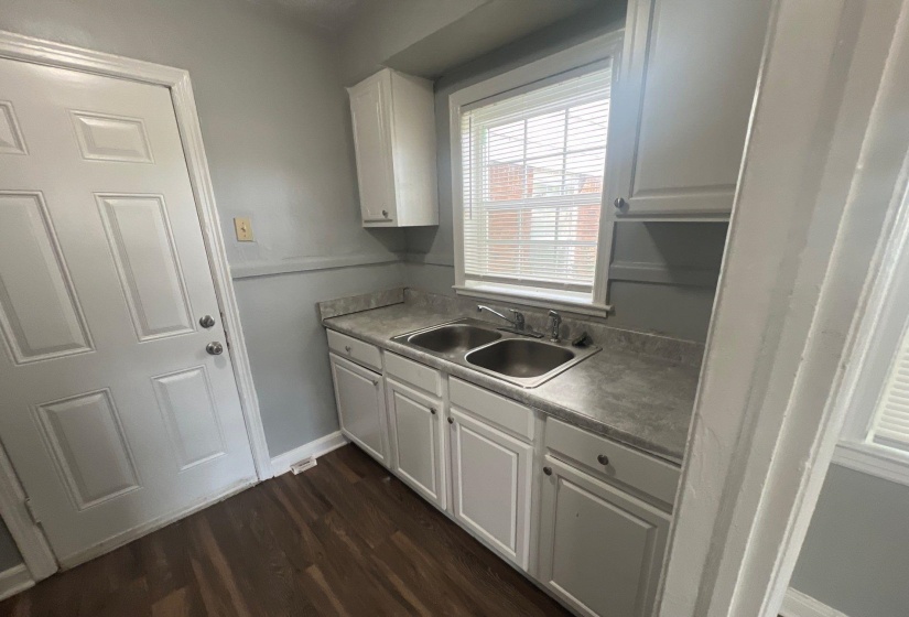 1407 SEMMES ST, Memphis, Tennessee 38114, 1 Bedroom Bedrooms, 3 Room Rooms,1 BathroomBathrooms,Residential,For Sale,SEMMES,0,10207301
