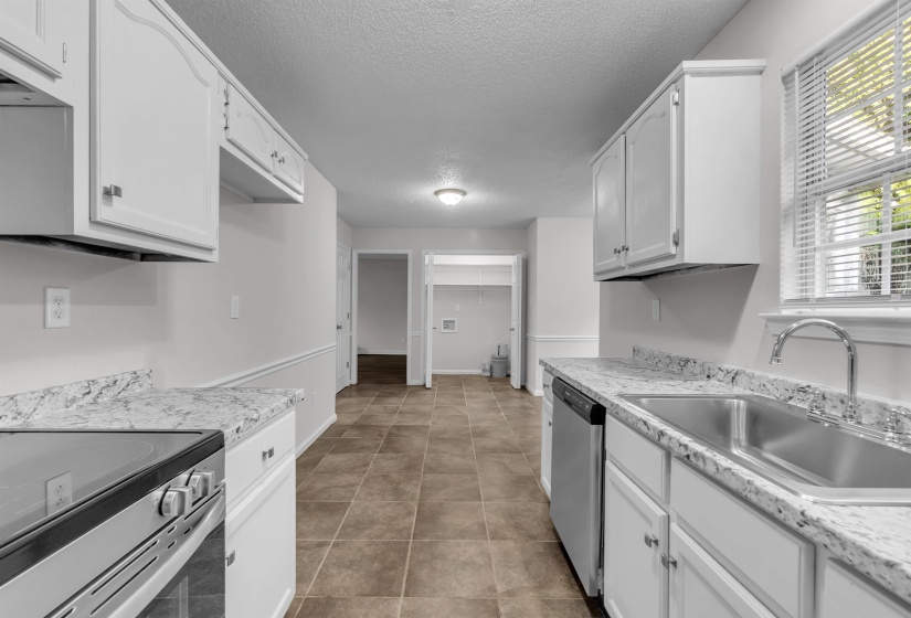 5883 BEDFORD RD, Memphis, Tennessee 38135, 4 Bedroom Bedrooms, 6 Room Rooms,2 BathroomBathrooms,Residential,For Sale,BEDFORD,0,10229004