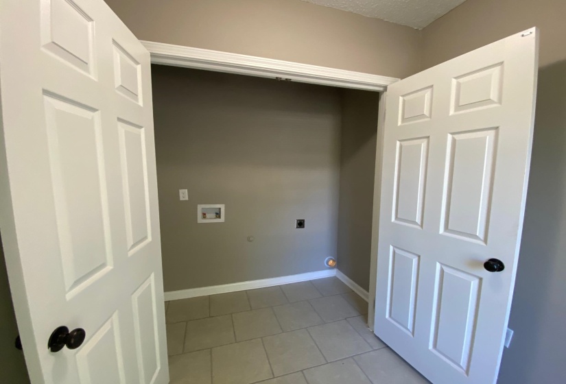 1854 SHADOWLAWN BLVD, Memphis, Tennessee 38106, 2 Bedroom Bedrooms, 6 Room Rooms,1 BathroomBathrooms,Residential,For Sale,SHADOWLAWN,0,10229005