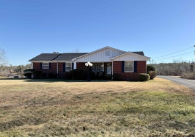 192 NEW BETHEL RD, Selmer, Tennessee 38375-1682, 3 Bedroom Bedrooms, 1 Room Rooms,2 BathroomBathrooms,Residential,For Sale,NEW BETHEL,0,10229007