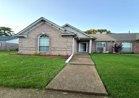 9256 GROVE MANOR DR, Memphis, Tennessee 38016, 3 Bedroom Bedrooms, 6 Room Rooms,2 BathroomBathrooms,Residential,For Sale,GROVE MANOR,0,10229017