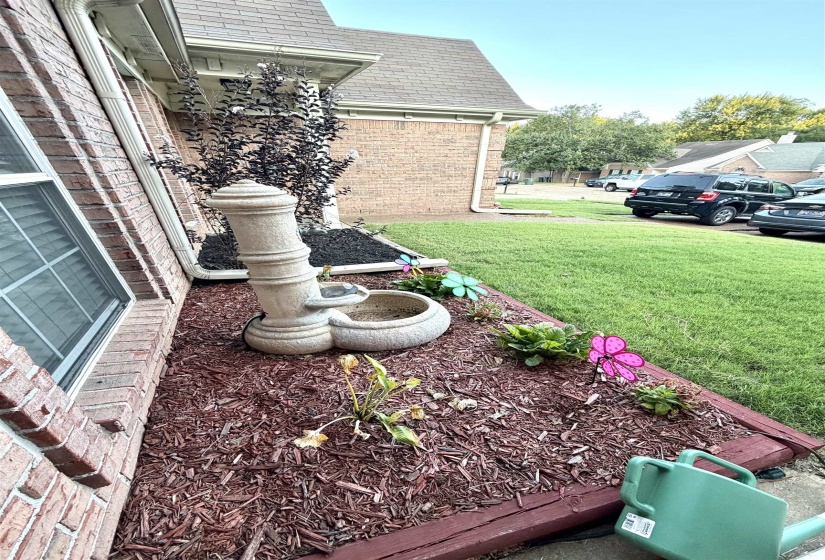 9256 GROVE MANOR DR, Memphis, Tennessee 38016, 3 Bedroom Bedrooms, 6 Room Rooms,2 BathroomBathrooms,Residential,For Sale,GROVE MANOR,0,10229017