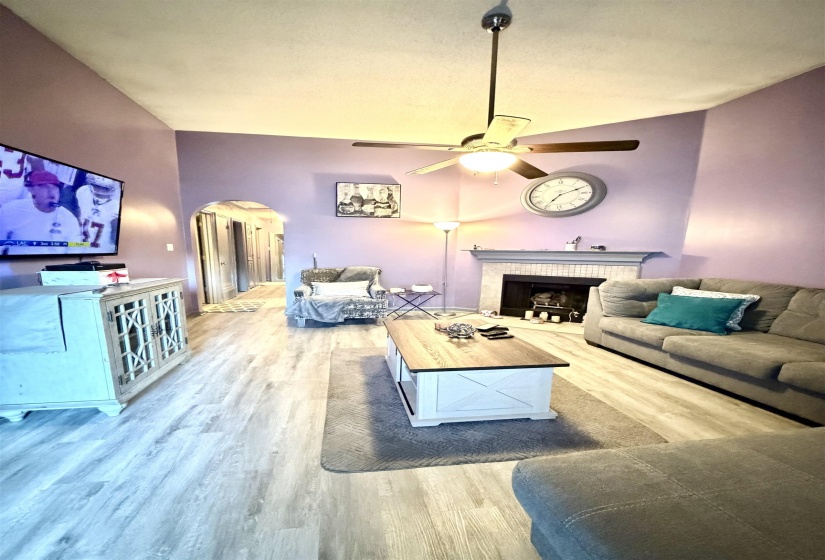 9256 GROVE MANOR DR, Memphis, Tennessee 38016, 3 Bedroom Bedrooms, 6 Room Rooms,2 BathroomBathrooms,Residential,For Sale,GROVE MANOR,0,10229017