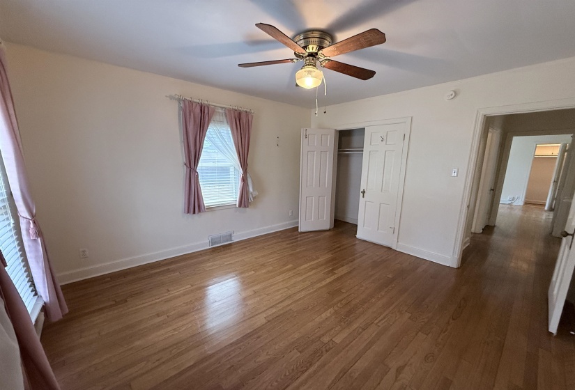 237 EDWIN CIR, Memphis, Tennessee 38104, 4 Bedroom Bedrooms, 9 Room Rooms,2 BathroomBathrooms,Residential,For Sale,EDWIN,0,10229019