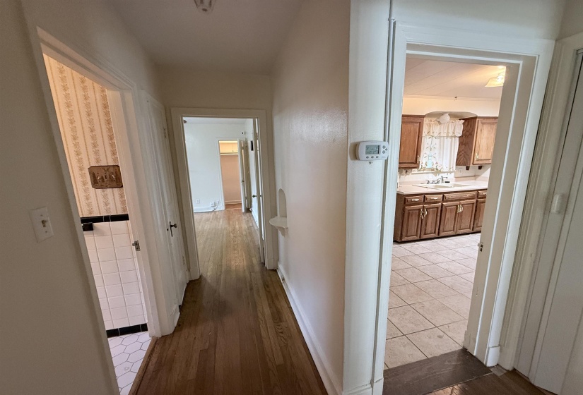 237 EDWIN CIR, Memphis, Tennessee 38104, 4 Bedroom Bedrooms, 9 Room Rooms,2 BathroomBathrooms,Residential,For Sale,EDWIN,0,10229019
