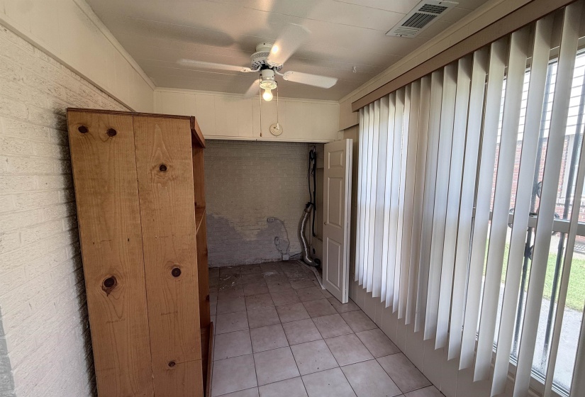 237 EDWIN CIR, Memphis, Tennessee 38104, 4 Bedroom Bedrooms, 9 Room Rooms,2 BathroomBathrooms,Residential,For Sale,EDWIN,0,10229019