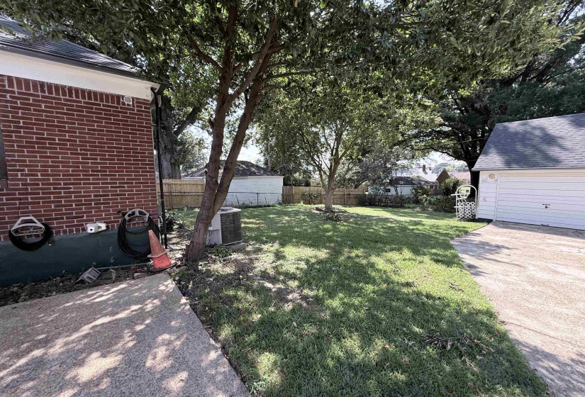 237 EDWIN CIR, Memphis, Tennessee 38104, 4 Bedroom Bedrooms, 9 Room Rooms,2 BathroomBathrooms,Residential,For Sale,EDWIN,0,10229019