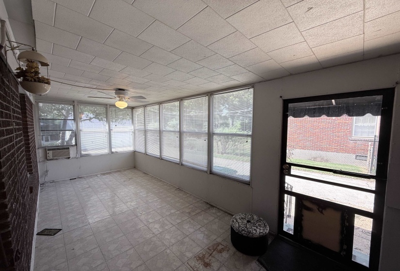 237 EDWIN CIR, Memphis, Tennessee 38104, 4 Bedroom Bedrooms, 9 Room Rooms,2 BathroomBathrooms,Residential,For Sale,EDWIN,0,10229019