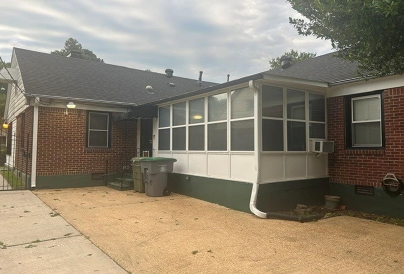 237 EDWIN CIR, Memphis, Tennessee 38104, 4 Bedroom Bedrooms, 8 Room Rooms,2 BathroomBathrooms,Residential,For Sale,EDWIN,0,10229019