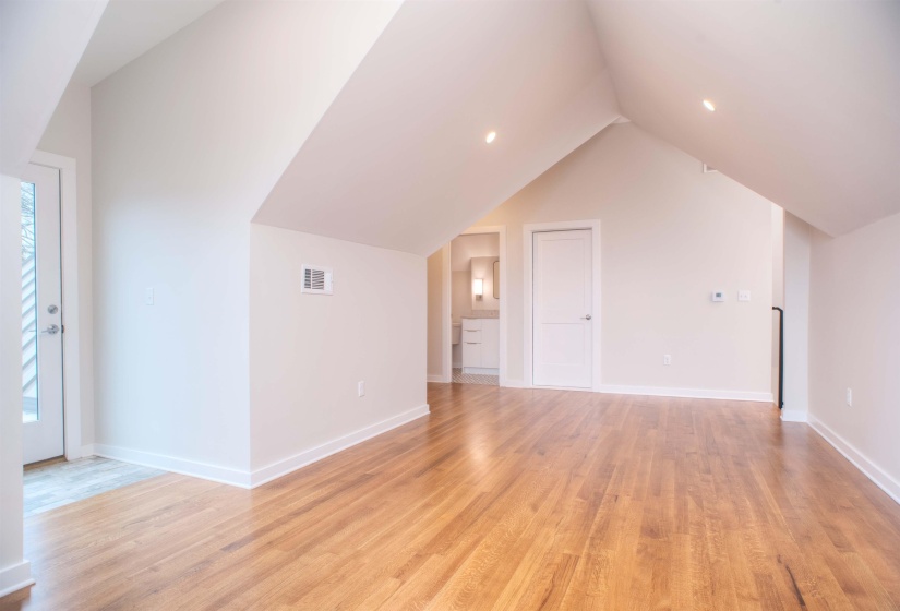 2121 JEFFERSON DR, Memphis, Tennessee 38104, 4 Bedroom Bedrooms, 9 Room Rooms,3.1 BathroomBathrooms,Rental Properties,For Sale,JEFFERSON,0,10229025