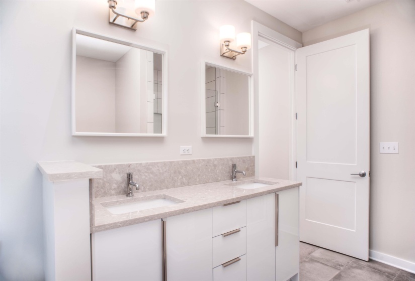 2121 JEFFERSON DR, Memphis, Tennessee 38104, 4 Bedroom Bedrooms, 9 Room Rooms,3.1 BathroomBathrooms,Rental Properties,For Sale,JEFFERSON,0,10229025