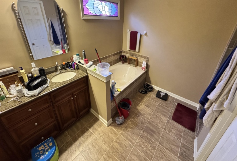 8860 PATRICIA ELLEN CV, Bartlett, Tennessee 38133, 5 Bedroom Bedrooms, 9 Room Rooms,3 BathroomBathrooms,Residential,For Sale,PATRICIA ELLEN,0,10229026