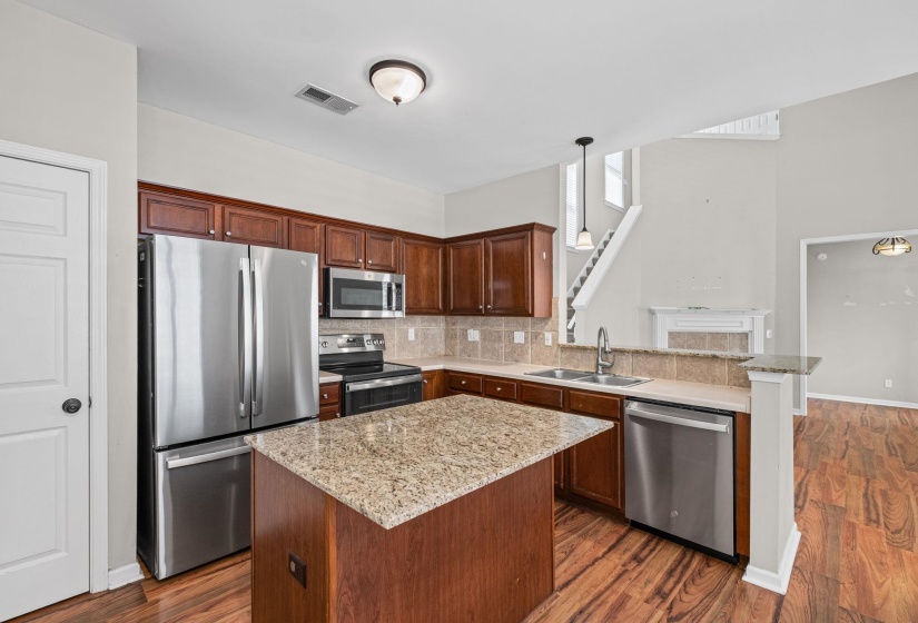 1168 HARBOR RIVER DR, Memphis, Tennessee 38103, 2 Bedroom Bedrooms, 5 Room Rooms,2.1 BathroomBathrooms,Residential,For Sale,HARBOR RIVER,0,10229027