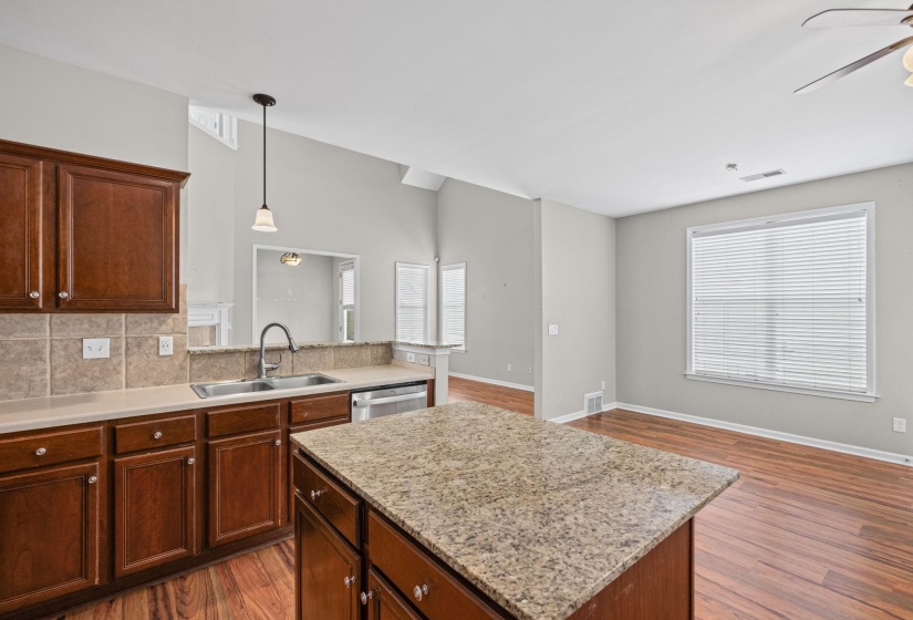 1168 HARBOR RIVER DR, Memphis, Tennessee 38103, 2 Bedroom Bedrooms, 5 Room Rooms,2.1 BathroomBathrooms,Residential,For Sale,HARBOR RIVER,0,10229027