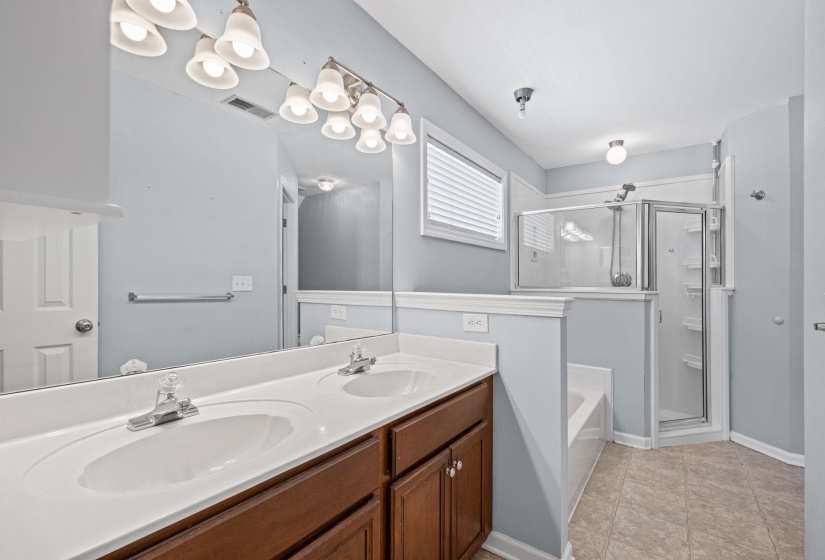 1168 HARBOR RIVER DR, Memphis, Tennessee 38103, 2 Bedroom Bedrooms, 5 Room Rooms,2.1 BathroomBathrooms,Residential,For Sale,HARBOR RIVER,0,10229027