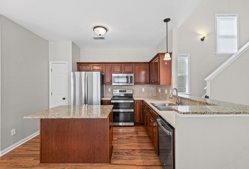 1168 HARBOR RIVER DR, Memphis, Tennessee 38103, 2 Bedroom Bedrooms, 5 Room Rooms,2.1 BathroomBathrooms,Residential,For Sale,HARBOR RIVER,0,10229027