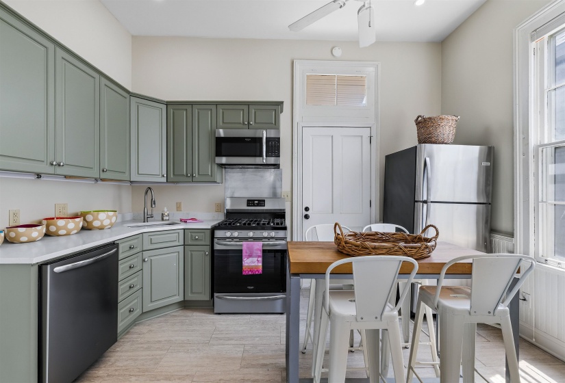 372 MULBERRY ST, Memphis, Tennessee 38103, 1 Bedroom Bedrooms, 3 Room Rooms,1 BathroomBathrooms,Residential,For Sale,MULBERRY,0,10229029